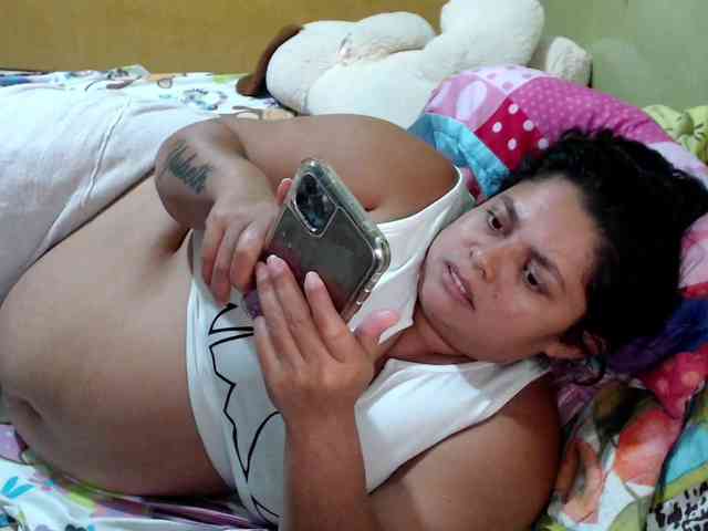 mia-naughty webcam