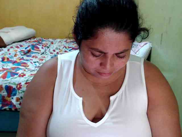 mia-naughty webcam