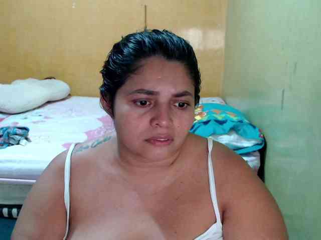 mia-naughty webcam