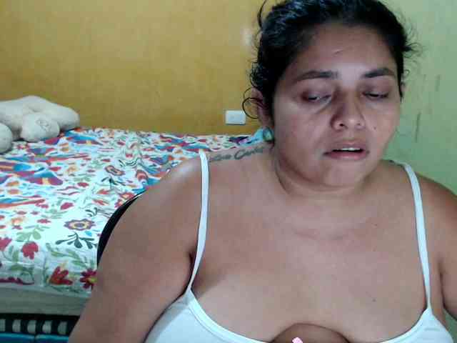 mia-naughty webcam