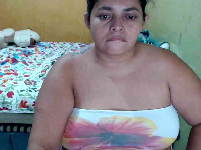 mia-naughty webcam