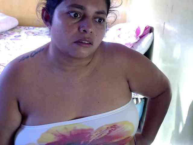 mia-naughty webcam