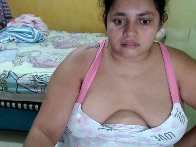 mia-naughty webcam