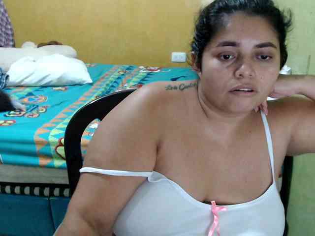 mia-naughty webcam