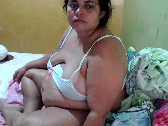 mia-naughty webcam