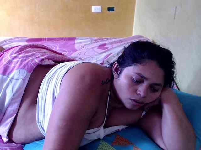 mia-naughty webcam