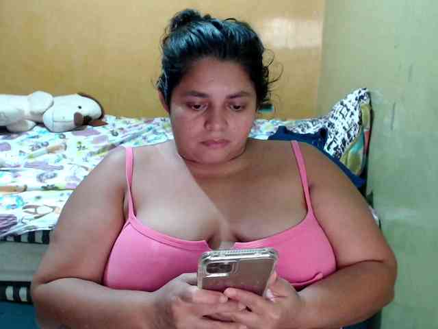 mia-naughty webcam