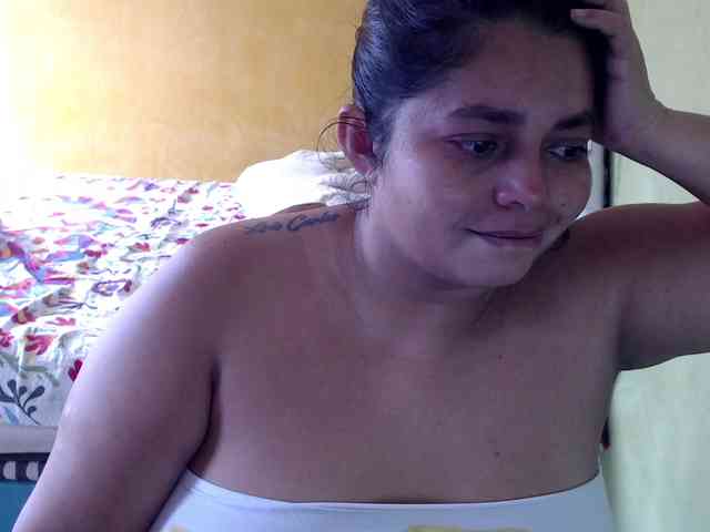 mia-naughty webcam
