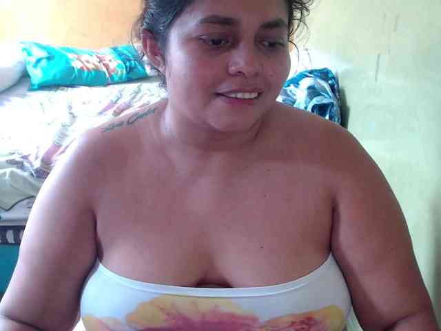 mia-naughty webcam