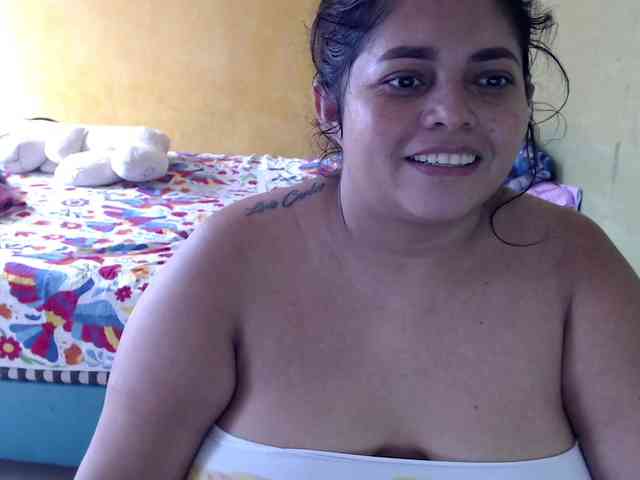 mia-naughty webcam