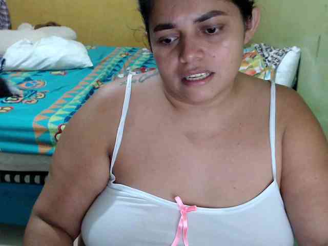 mia-naughty webcam