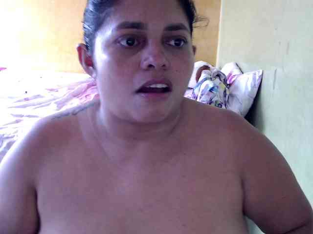 mia-naughty webcam