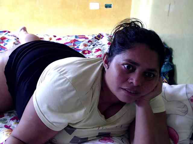 mia-naughty webcam