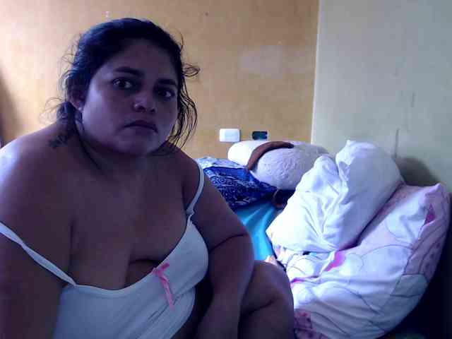 mia-naughty webcam