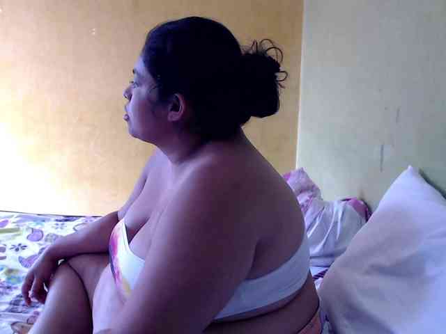 mia-naughty webcam