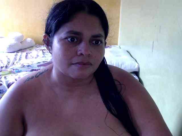 mia-naughty webcam