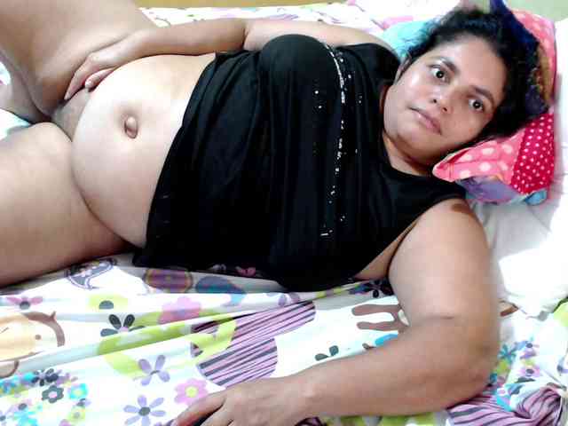 mia-naughty webcam