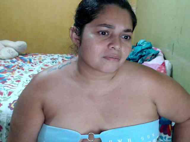 mia-naughty webcam