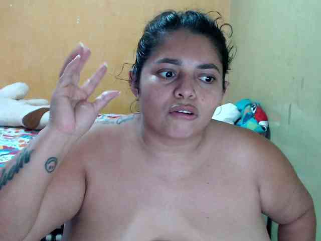 mia-naughty webcam
