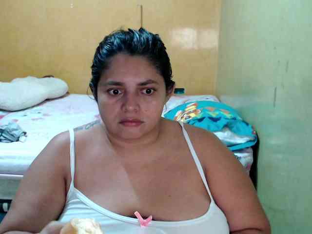 mia-naughty webcam