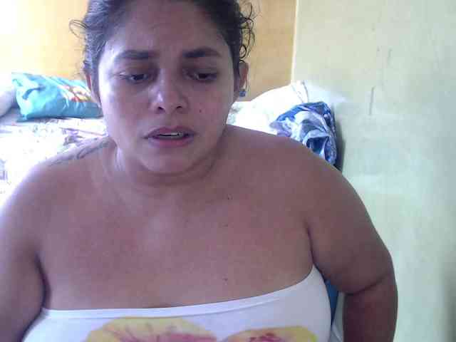 mia-naughty webcam