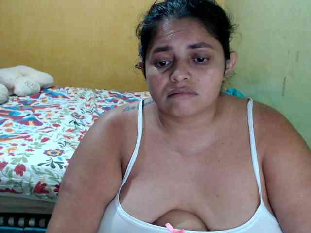 mia-naughty webcam