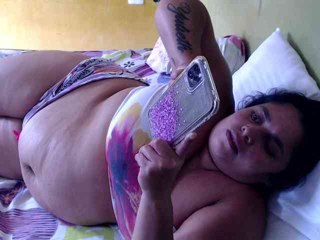 mia-naughty webcam