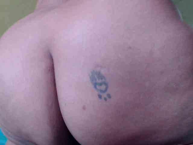 mia-naughty webcam
