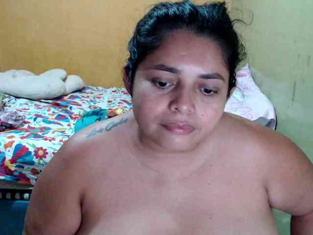 mia-naughty webcam