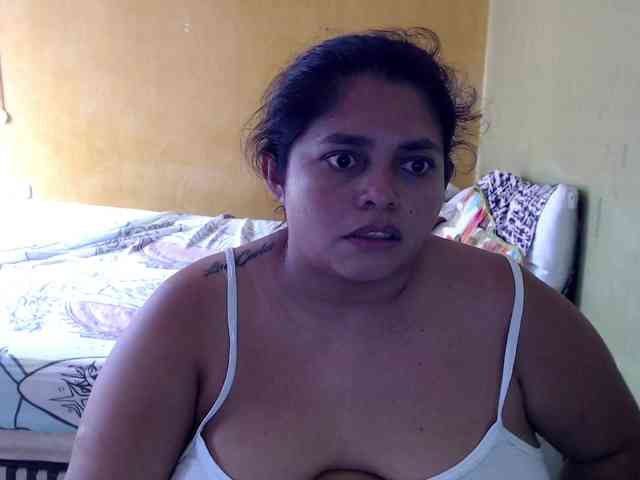 mia-naughty webcam