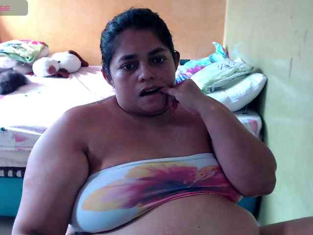 mia-naughty webcam