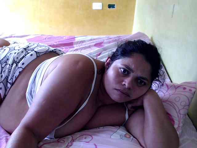 mia-naughty webcam