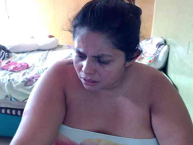 mia-naughty webcam