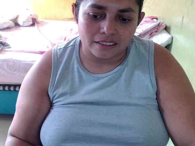 mia-naughty webcam