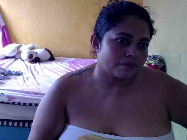 mia-naughty webcam