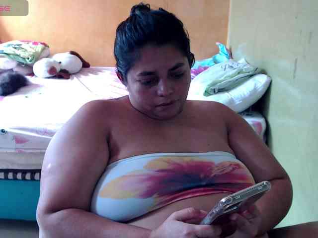 mia-naughty webcam