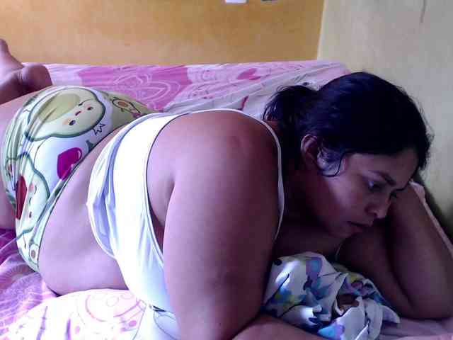 mia-naughty webcam