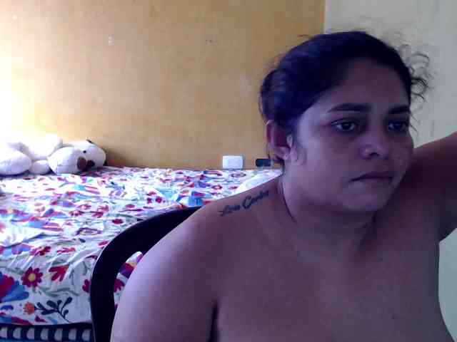 mia-naughty webcam