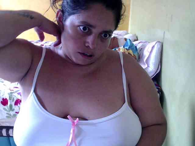 mia-naughty webcam