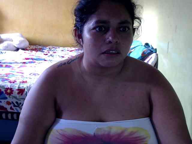 mia-naughty webcam