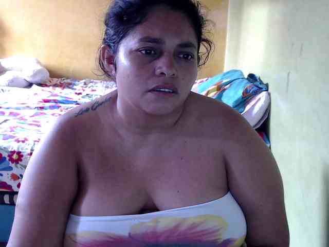 mia-naughty webcam