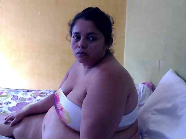 mia-naughty webcam