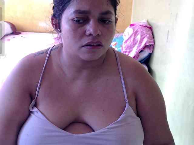 mia-naughty webcam