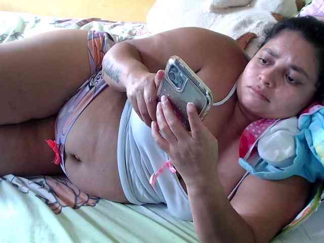 mia-naughty webcam