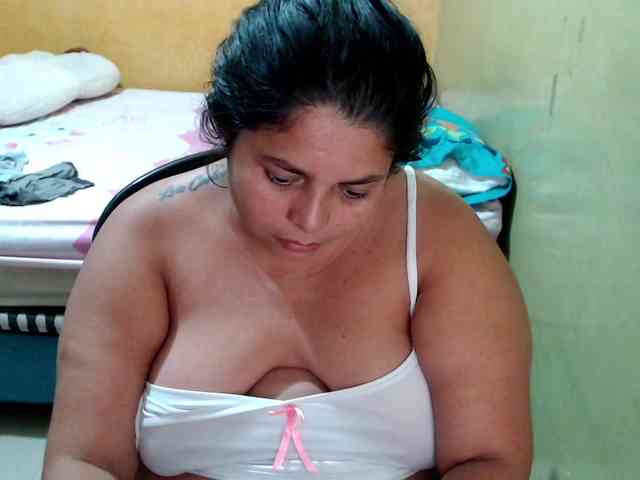 mia-naughty webcam