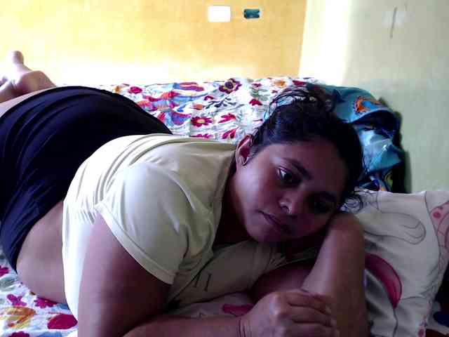 mia-naughty webcam
