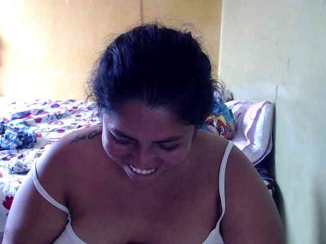 mia-naughty webcam