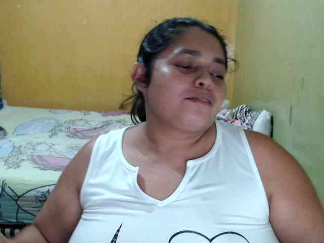 mia-naughty webcam