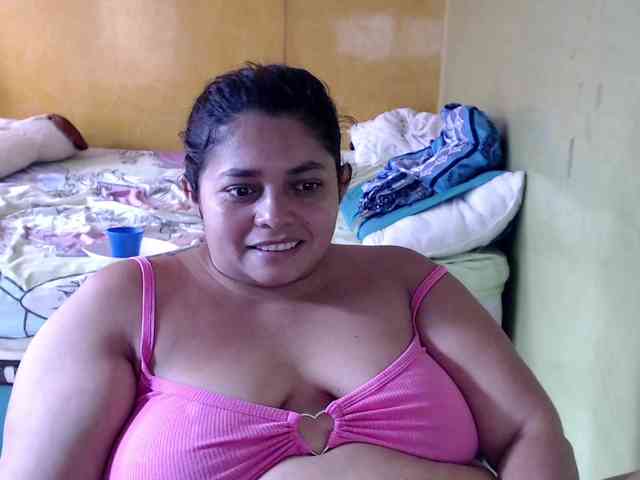 mia-naughty webcam