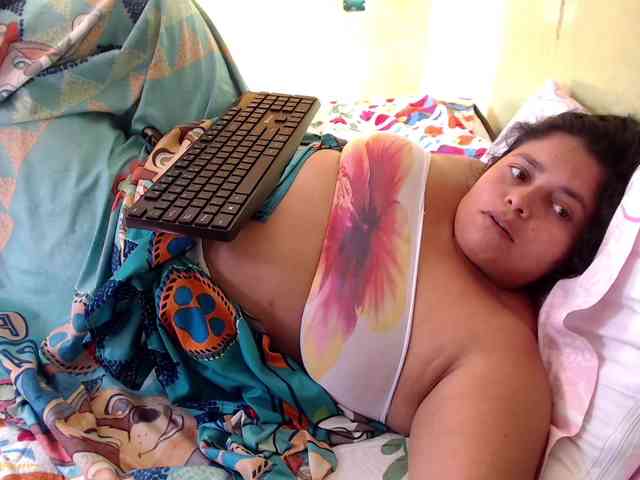 mia-naughty webcam